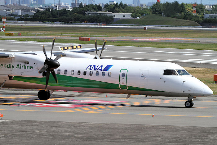 エコボン ANA(全日空) DHC-8-400 JA856A