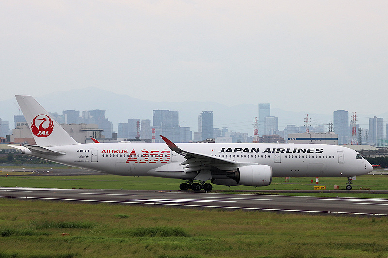AIRBUS A350（レッド） JAL（日本航空） A350-900 JA01XJ