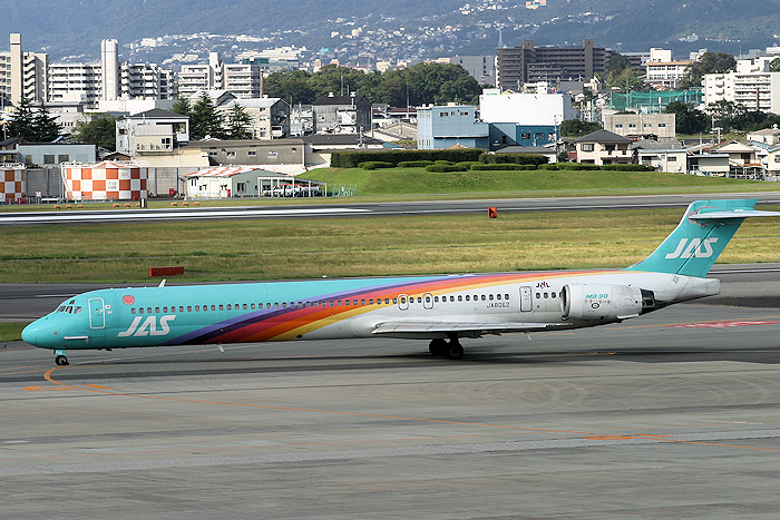 JAS（日本エアシステム） MD-90 JA8062