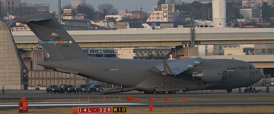アメリカ空軍 C-17 77174