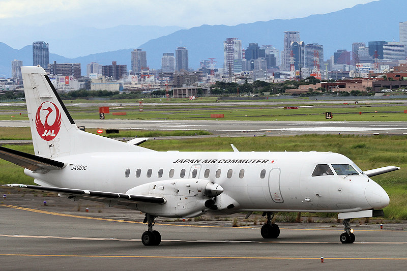 登録記号（レジ） JA001C 飛行機写真