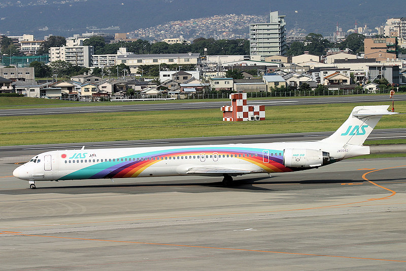 登録記号（レジ） JA004D 飛行機写真