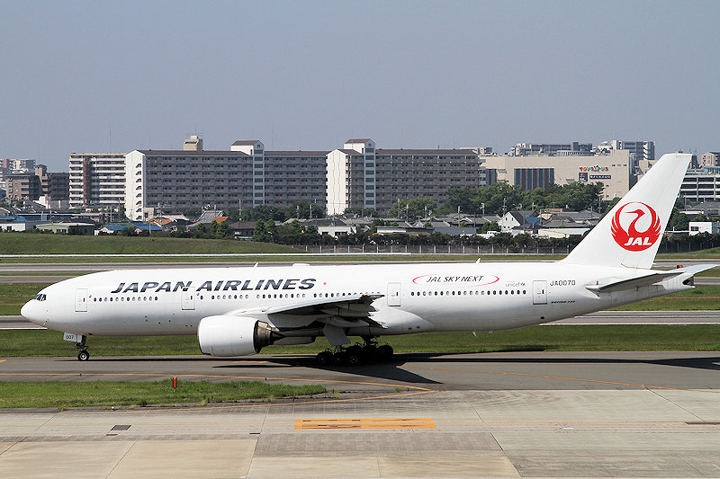 登録記号（レジ） JA007D 飛行機写真