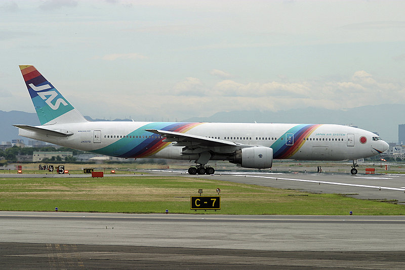 登録記号（レジ） JA007D 飛行機写真