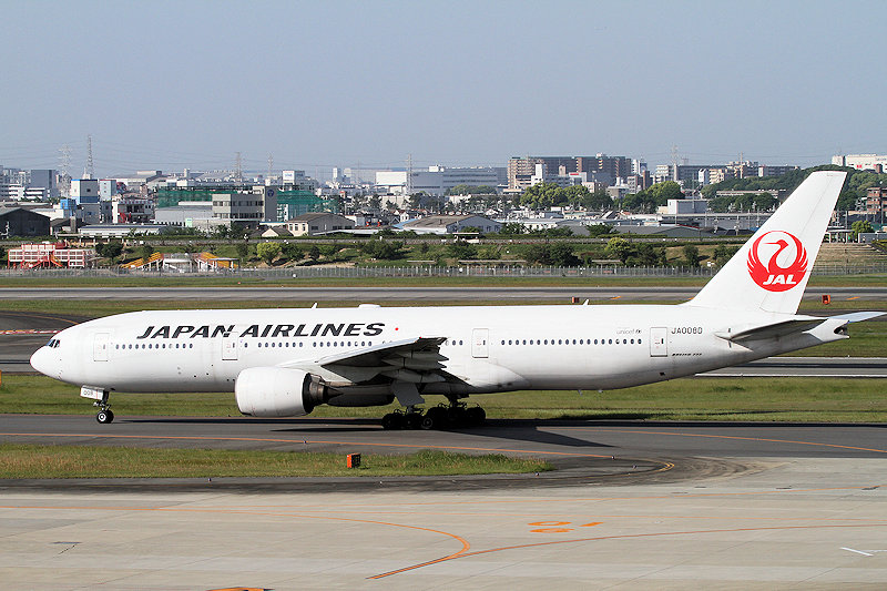 登録記号（レジ） JA008D 飛行機写真