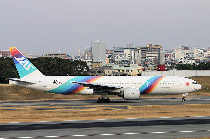 登録記号（レジ） JA008D 飛行機写真