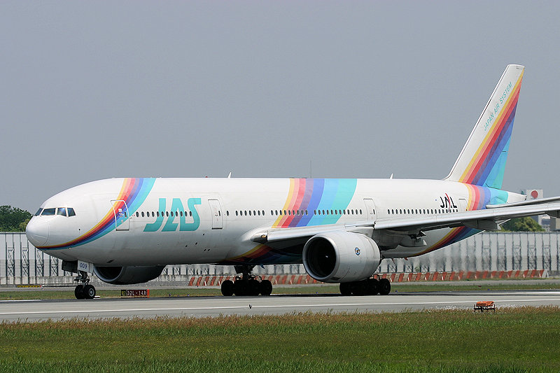登録記号（レジ） JA009D 飛行機写真