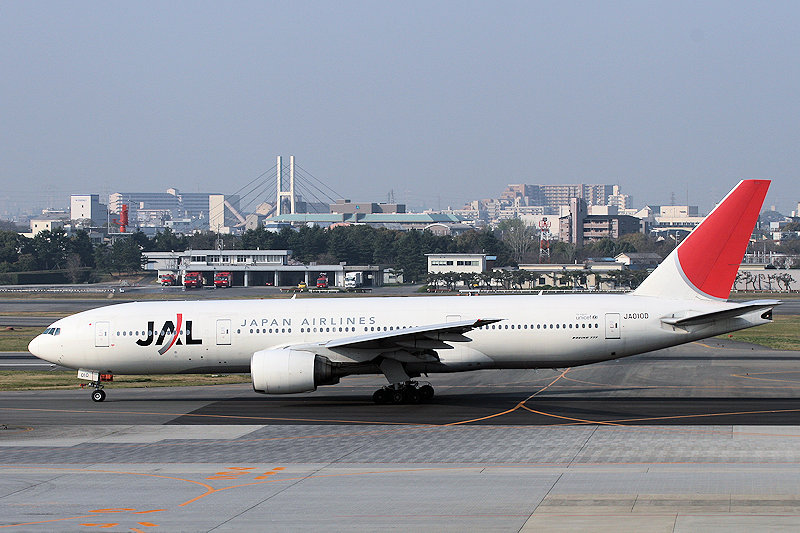 登録記号（レジ） JA010D 飛行機写真