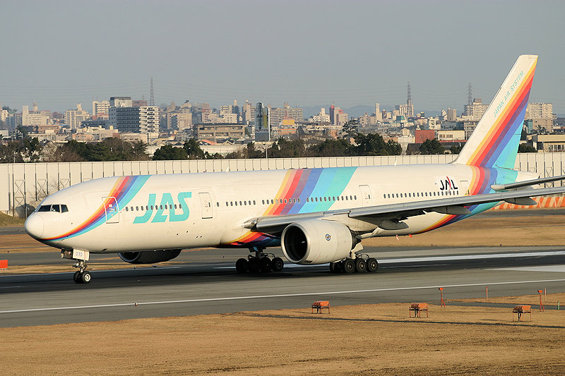 登録記号（レジ） JA010D 飛行機写真