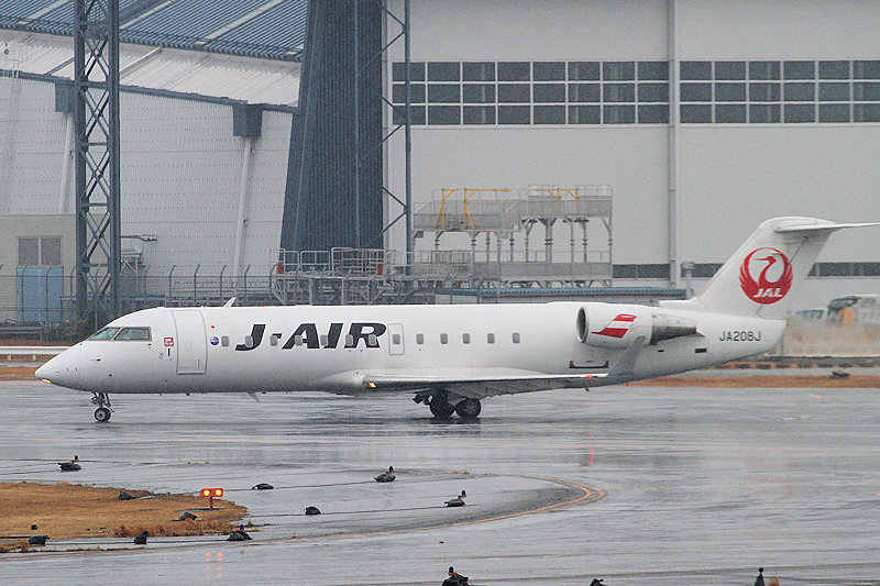退役塗装 J-AIR（ジェイエア） CRJ200ER JA208J