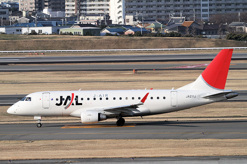 登録記号（レジ） JA211J 飛行機写真