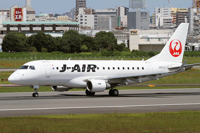 登録記号（レジ） JA211J 飛行機写真