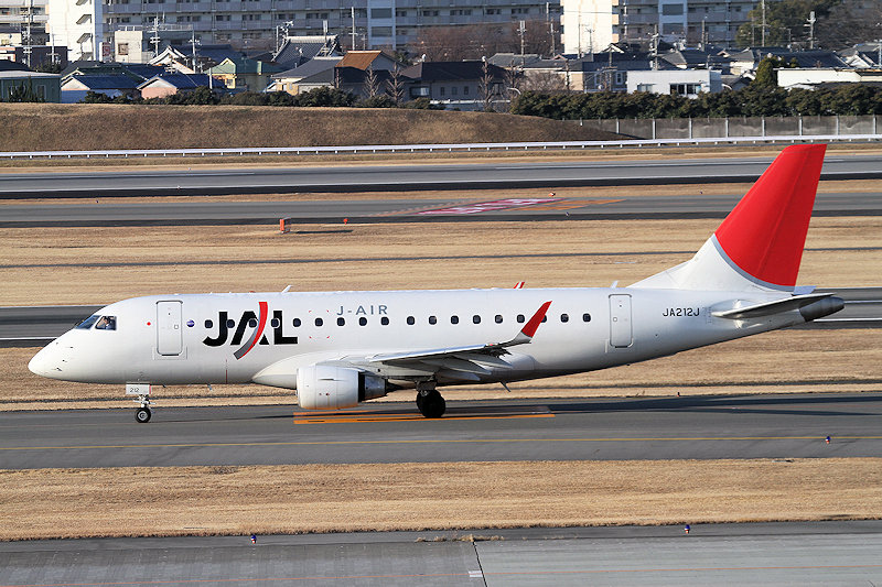 登録記号（レジ） JA212J 飛行機写真
