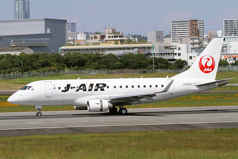 登録記号（レジ） JA212J 飛行機写真