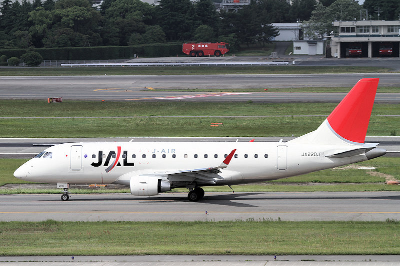 登録記号（レジ） JA220J 飛行機写真