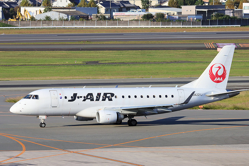 登録記号（レジ） JA221J 飛行機写真