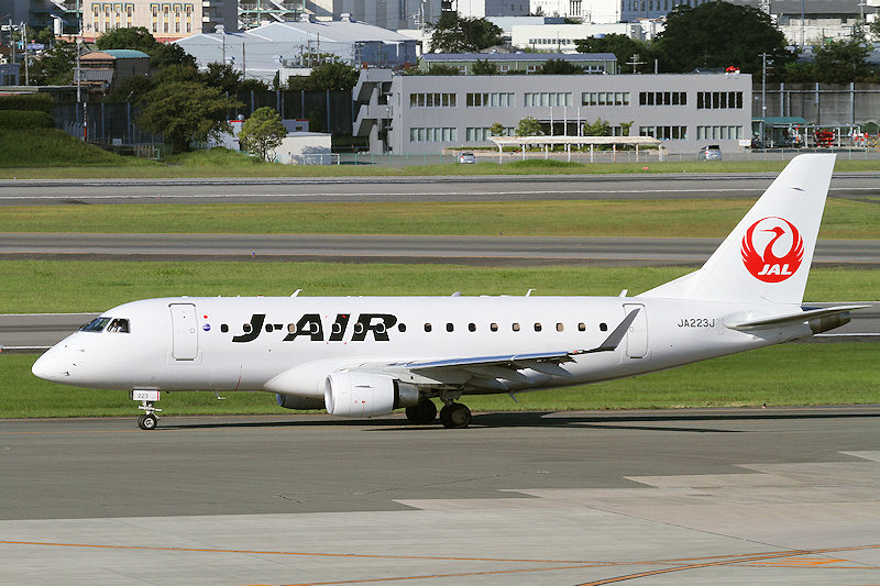 登録記号（レジ） JA223J 飛行機写真