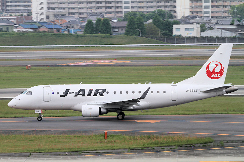 登録記号（レジ） JA224J 飛行機写真