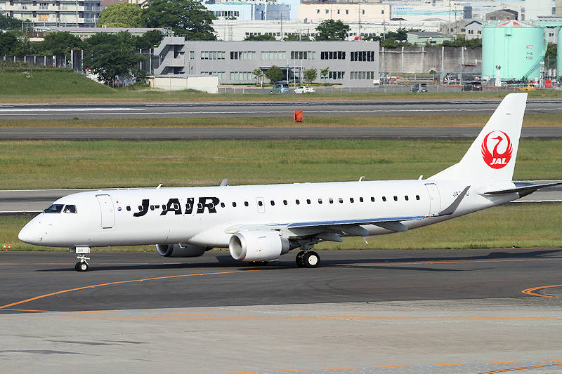登録記号（レジ） JA241J 飛行機写真
