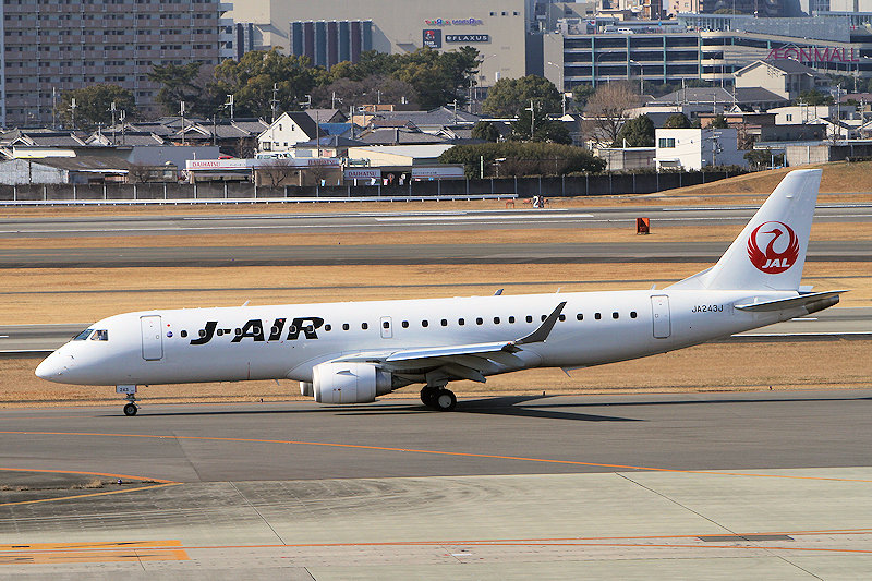 登録記号（レジ） JA243J 飛行機写真