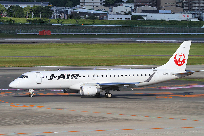 登録記号（レジ） JA246J 飛行機写真