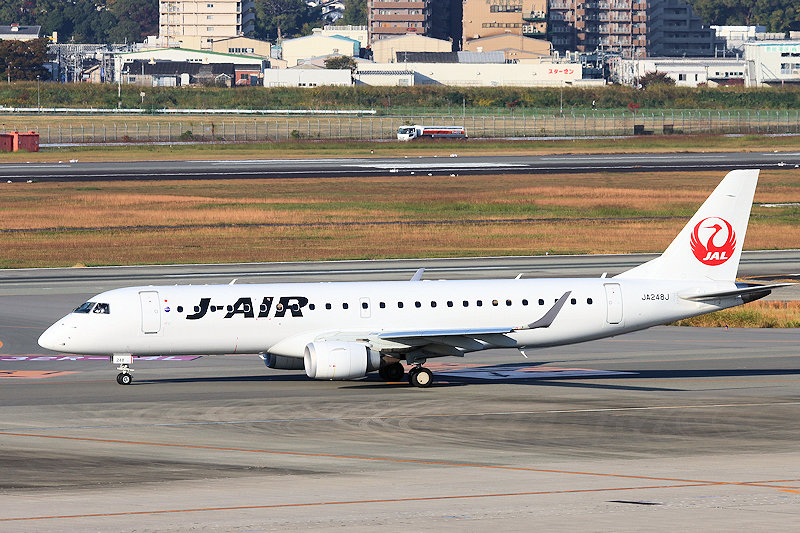 登録記号（レジ） JA248J 飛行機写真
