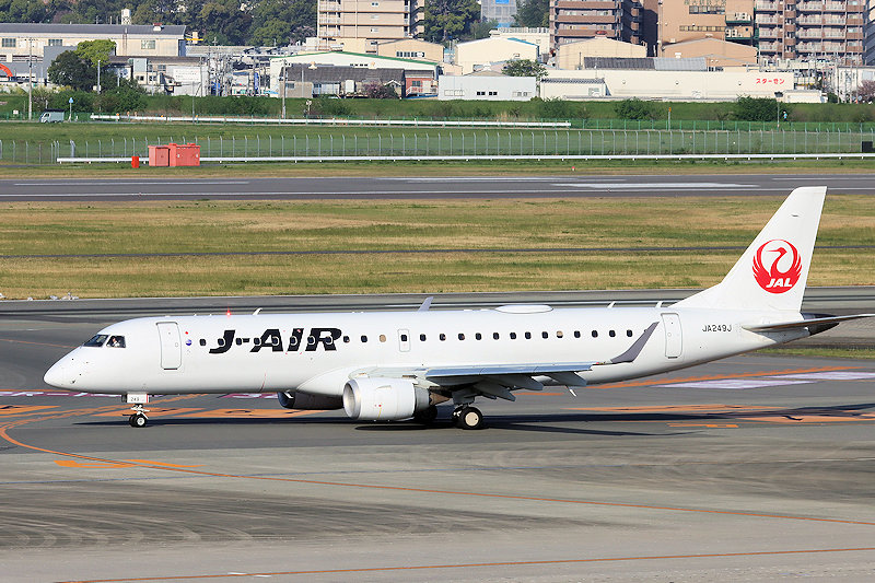 登録記号（レジ） JA249J 飛行機写真