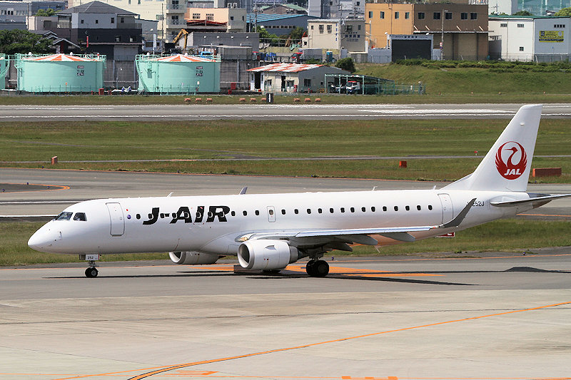 登録記号（レジ） JA252J 飛行機写真