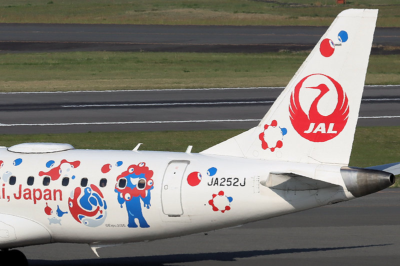 ミャクミャクJET J-AIR（ジェイエア） E190 JA252J