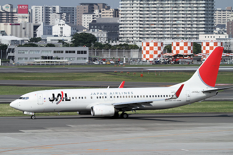 登録記号（レジ） JA302J 飛行機写真