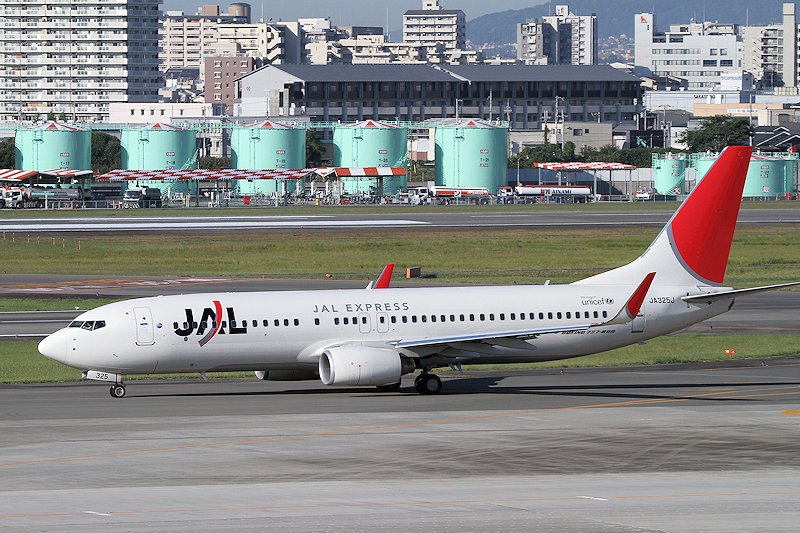 登録記号（レジ） JA325J 飛行機写真