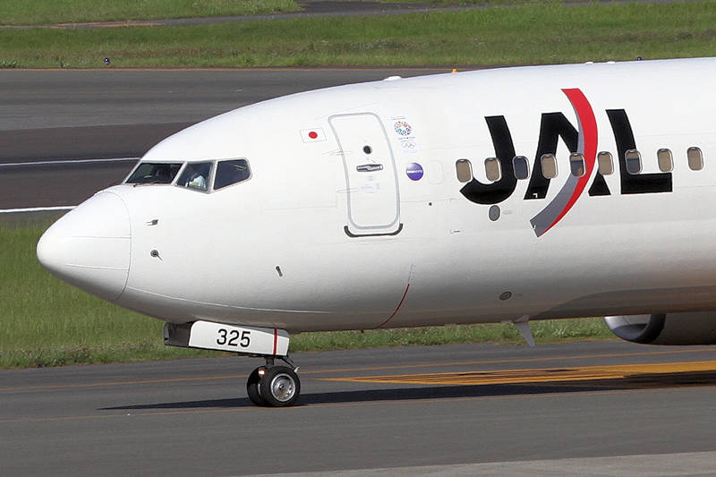 登録記号（レジ） JA325J 飛行機写真