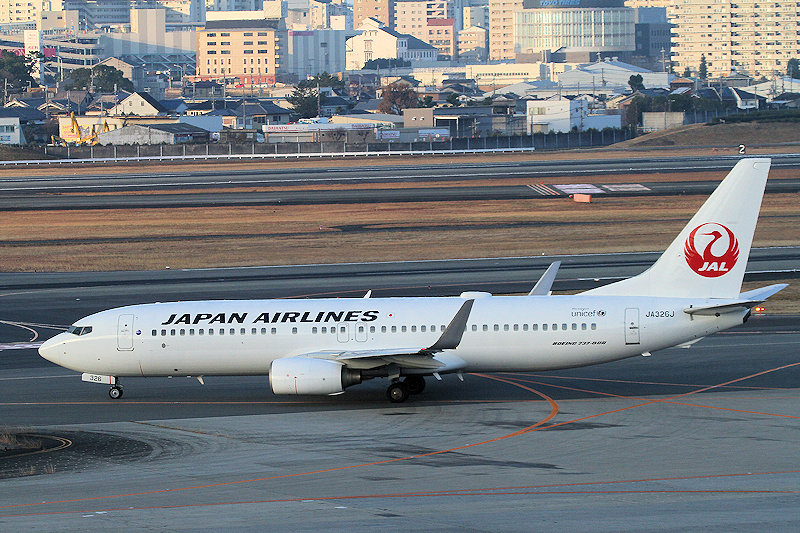 登録記号（レジ） JA326J 飛行機写真