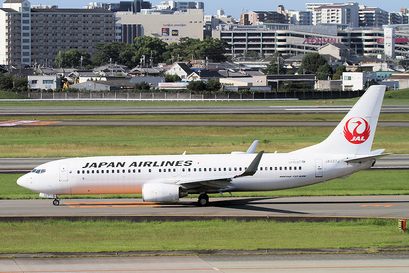 登録記号（レジ） JA327J 飛行機写真