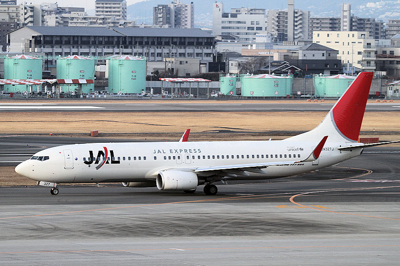 登録記号（レジ） JA327J 飛行機写真