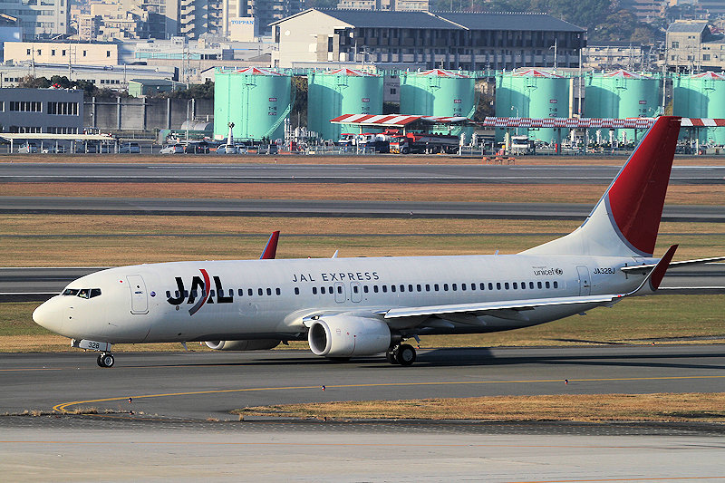登録記号（レジ） JA328J 飛行機写真