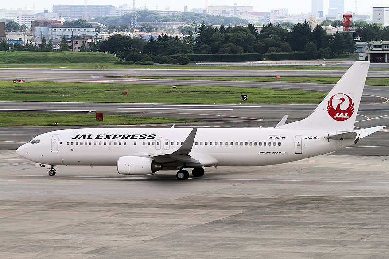 登録記号（レジ） JA329J 飛行機写真