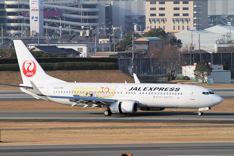 登録記号（レジ） JA329J 飛行機写真