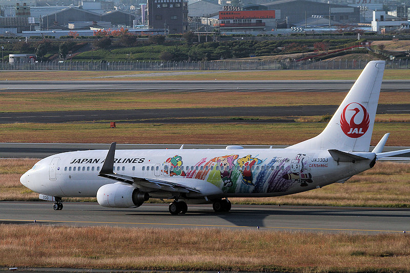 登録記号（レジ） JA330J 飛行機写真