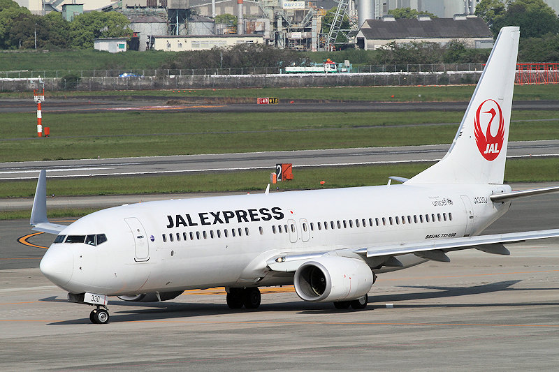 登録記号（レジ） JA330J 飛行機写真