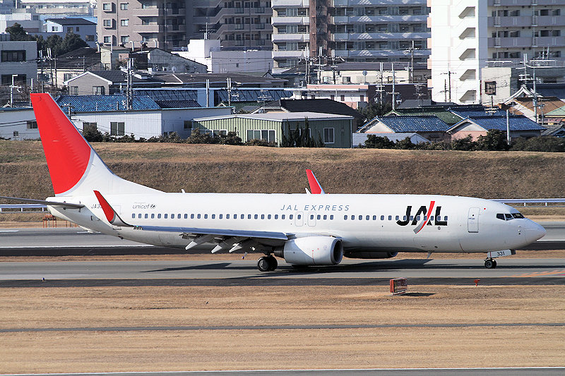登録記号（レジ） JA331J 飛行機写真