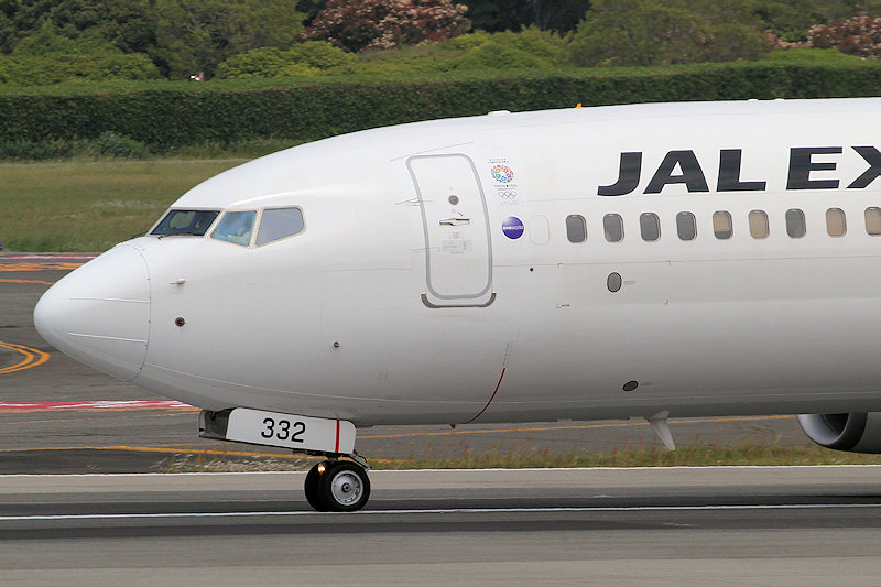 登録記号（レジ） JA332J 飛行機写真