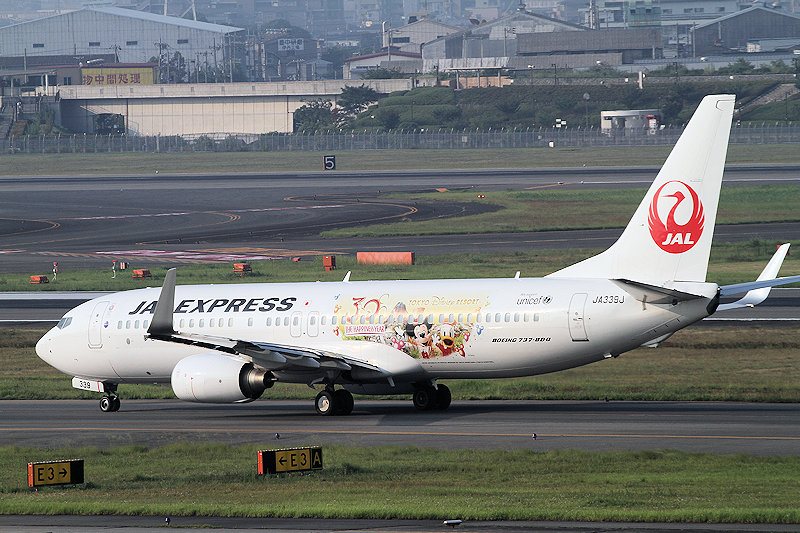 登録記号（レジ） JA339J 飛行機写真