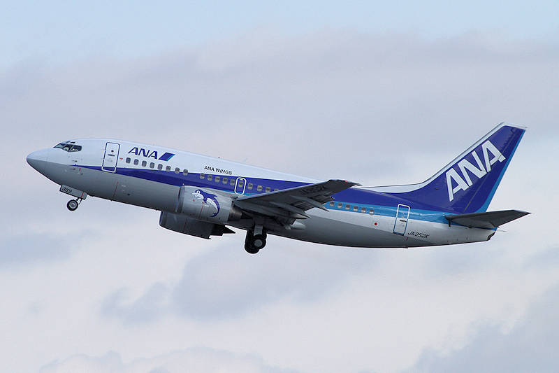 登録記号（レジ） JA352K 飛行機写真