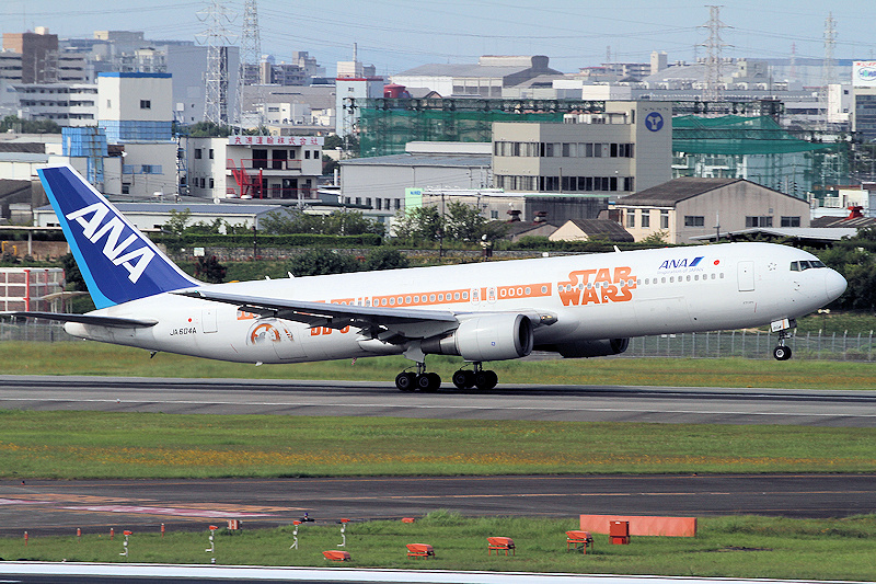 登録記号（レジ） JA604A 飛行機写真