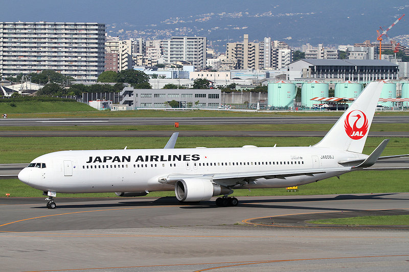 登録記号（レジ） JA606J 飛行機写真