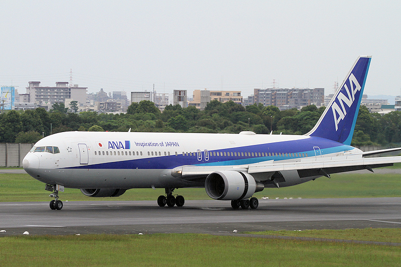 登録記号（レジ） JA607A 飛行機写真