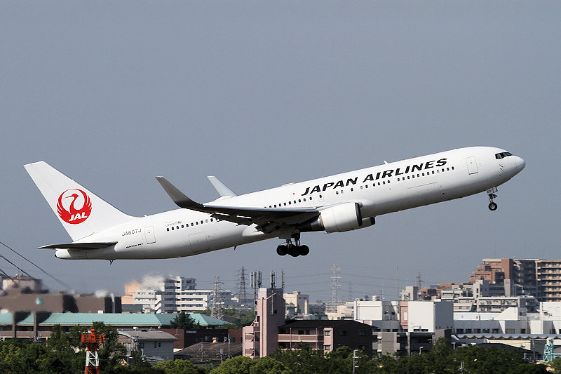 登録記号（レジ） JA607J 飛行機写真