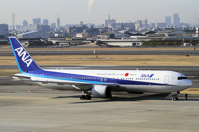 登録記号（レジ） JA611A 飛行機写真