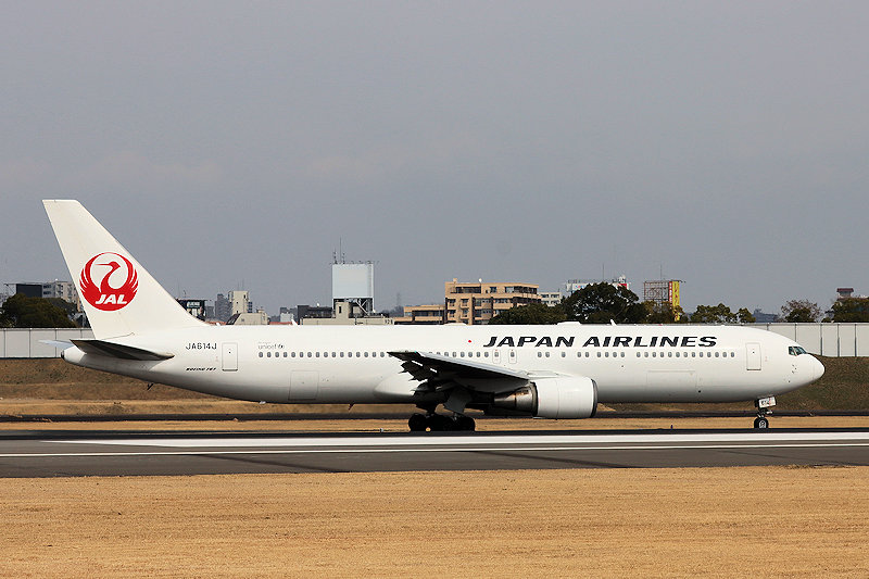 登録記号（レジ） JA614J 飛行機写真